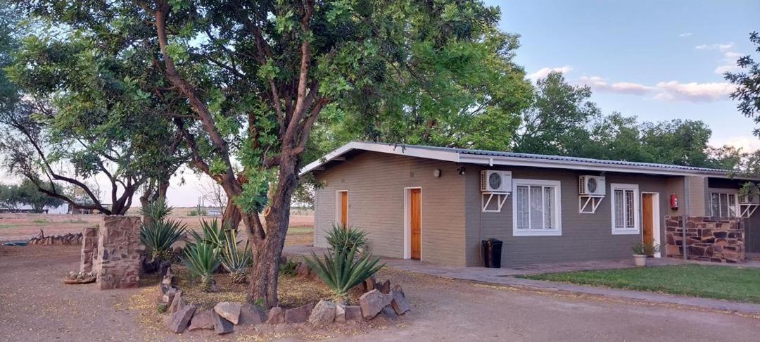 Koha Guesthouse Mariental Exterior foto